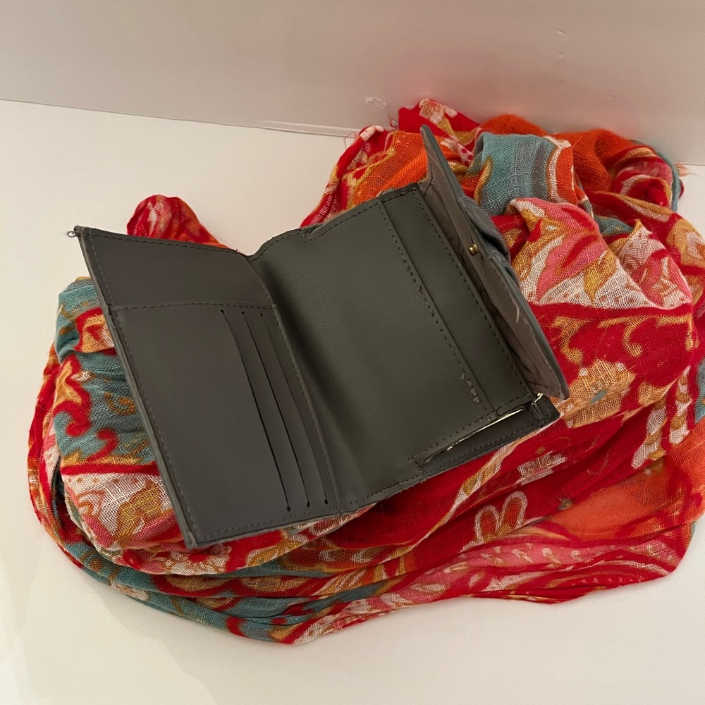 Leather Wallet - Picture 4 of 9